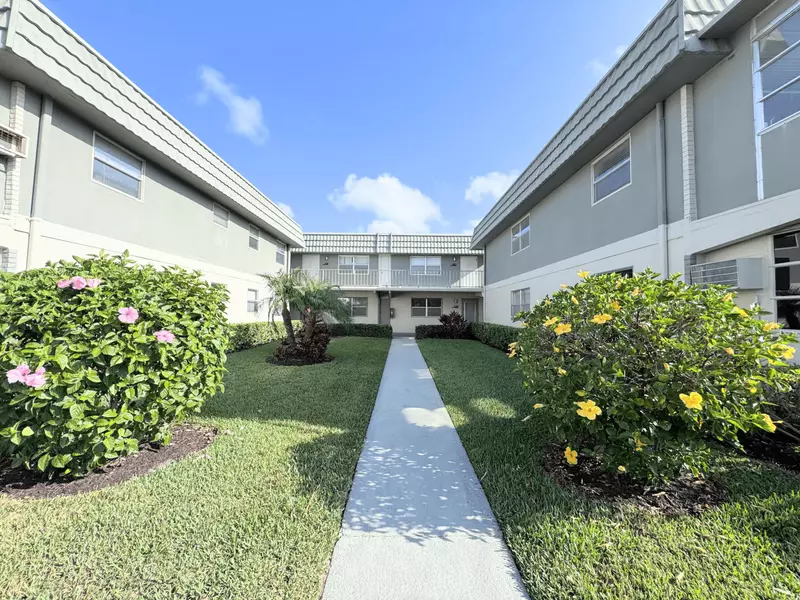 284 Flanders F 284, Delray Beach, FL 33484