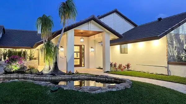 Delray Beach, FL 33445,910 Greensward LN