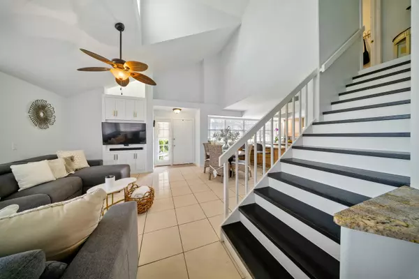 West Palm Beach, FL 33406,8104 Oakton CT