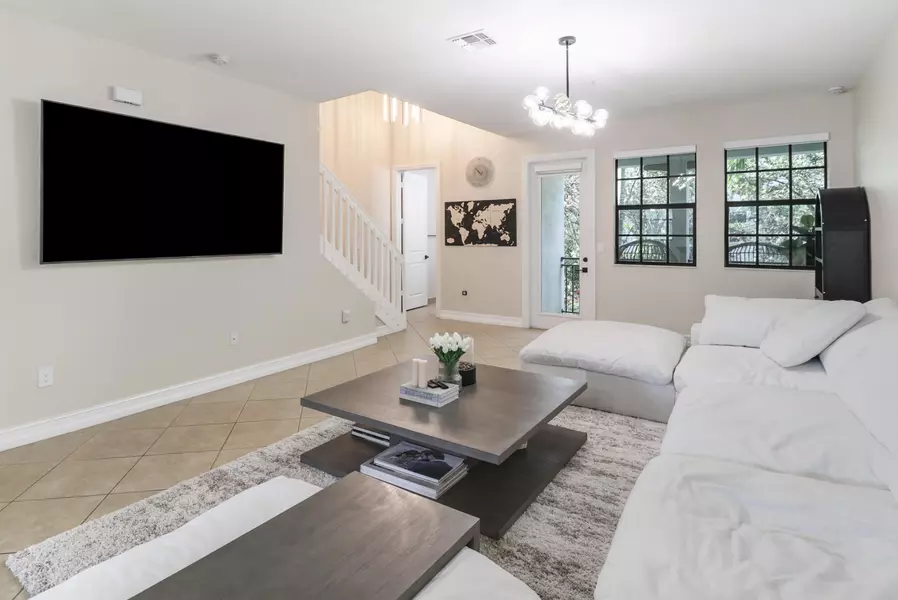 11356 SW 15th ST, Pembroke Pines, FL 33025