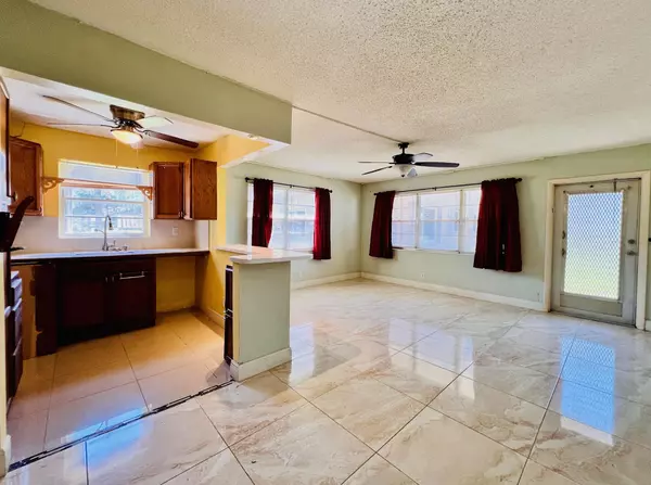 West Palm Beach, FL 33417,262 Bedford K