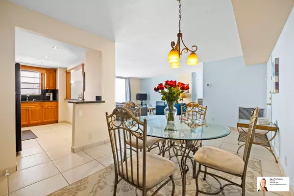 Hallandale Beach, FL 33009,137 Golden Isles DR 501