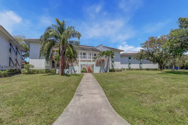 279 Cypress Point DR, Palm Beach Gardens, FL 33418