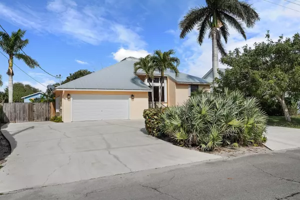 Stuart, FL 34997,5105 SE Matousek ST