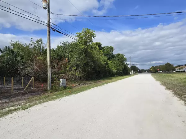 Loxahatchee, FL 33470,Xxxx N 35th PL