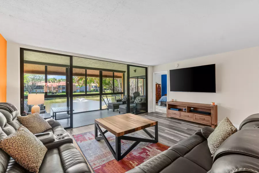 11255 Green Lake DR 203, Boynton Beach, FL 33437