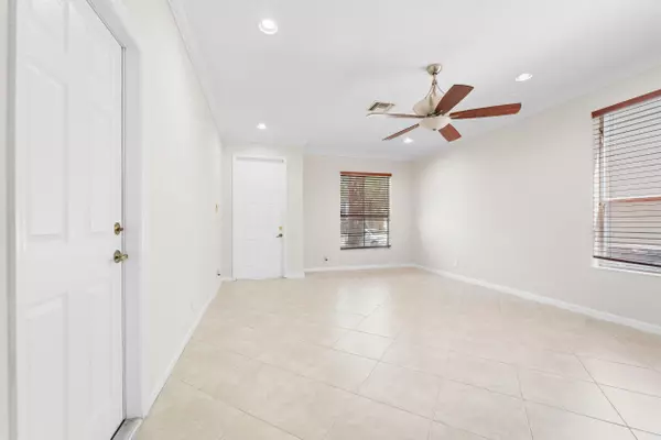 West Palm Beach, FL 33409,4341 NE NE Lake Lucerne CIR