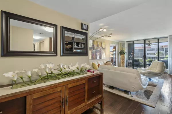 Boca Raton, FL 33487,800 Jeffery ST 303