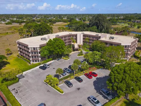 4770 Fountains DR 302,  Lake Worth,  FL 33467