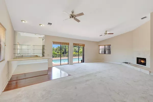 West Palm Beach, FL 33411,8541 Estate DR