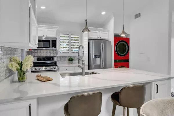 Palm Beach Gardens, FL 33418,603 Club DR 603