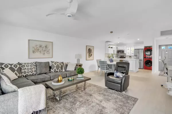 Palm Beach Gardens, FL 33418,603 Club DR 603