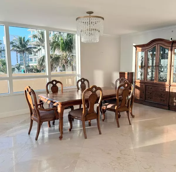 Singer Island, FL 33404,3800 N Ocean DR 452