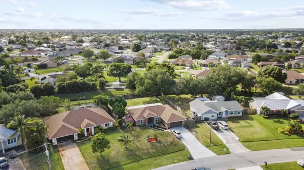 Port Saint Lucie, FL 34953,4332 SW Paley RD