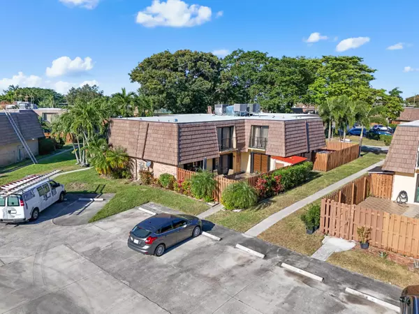 Palm Springs, FL 33461,953 Springdale CIR 95