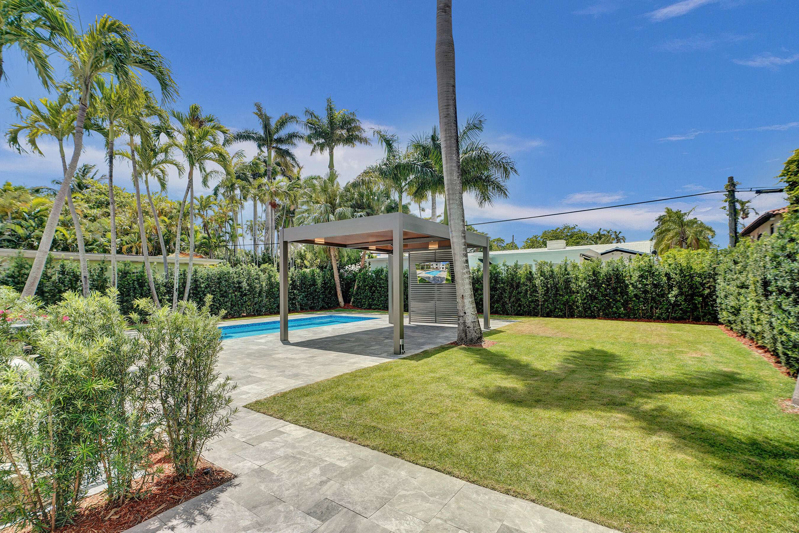 Miami Beach, FL 33140,5832 Alton RD