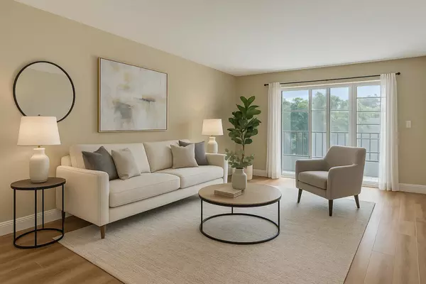 West Palm Beach, FL 33411,176 Lake Carol DR