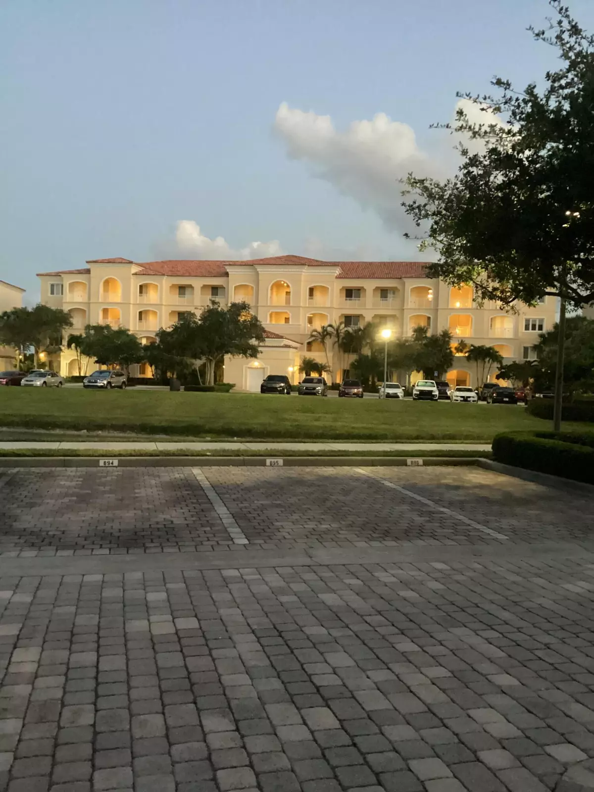 Fort Pierce, FL 34949,16 Harbour Isle DR 106