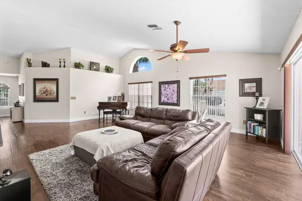 Wellington, FL 33414,13029 Meadowbreeze DR