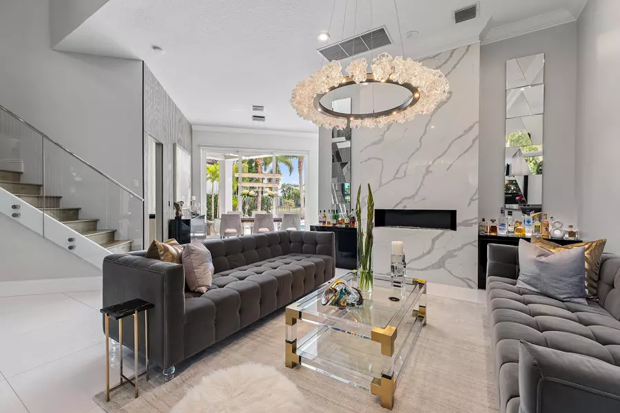 221 Andalusia DR, Palm Beach Gardens, FL 33418