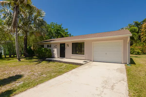 Port Saint Lucie, FL 34953,207 SW Bridgeport DR