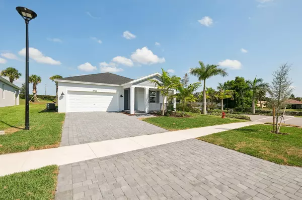 Port Saint Lucie, FL 34986,8702 Dahlia CIR