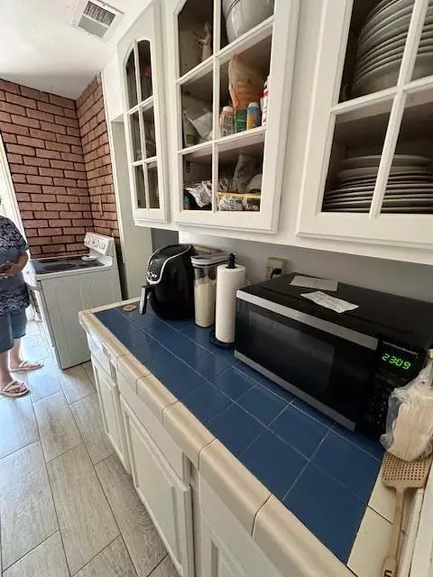 West Palm Beach, FL 33406,3192 Riddle RD