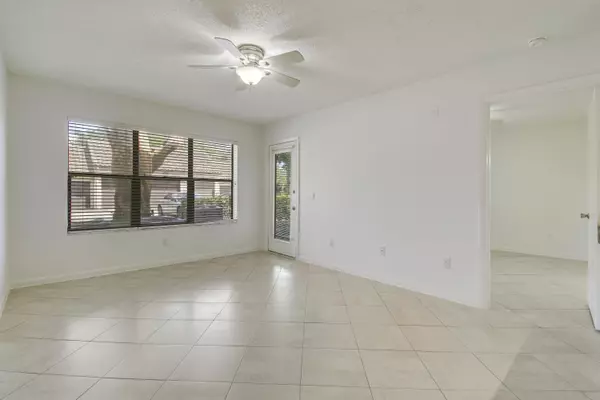 Pompano Beach, FL 33069,4221 W Mcnab RD 28
