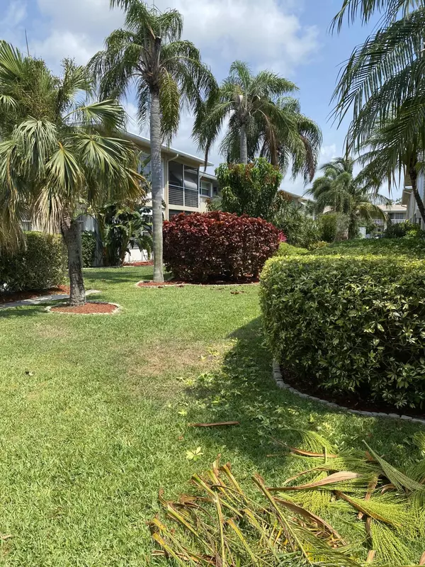 Lighthouse Point, FL 33064,2121 NE 42nd CT 102c
