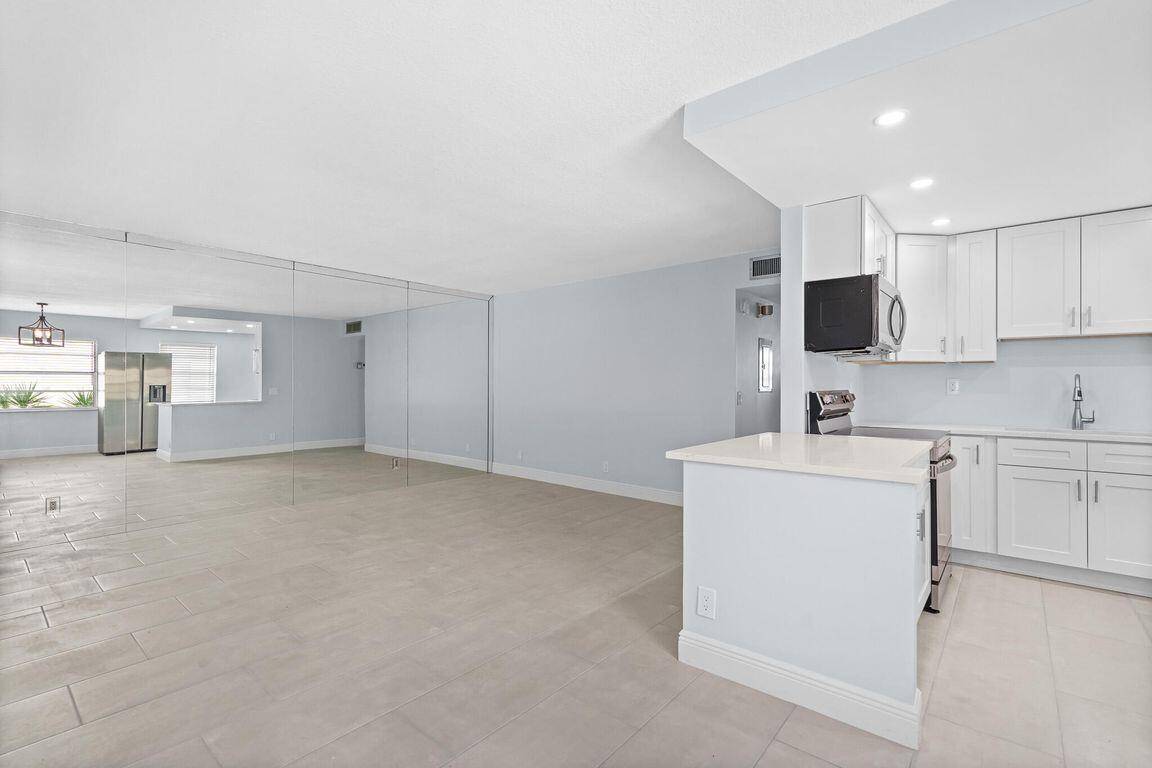 Delray Beach, FL 33484,221 E Normandy 221