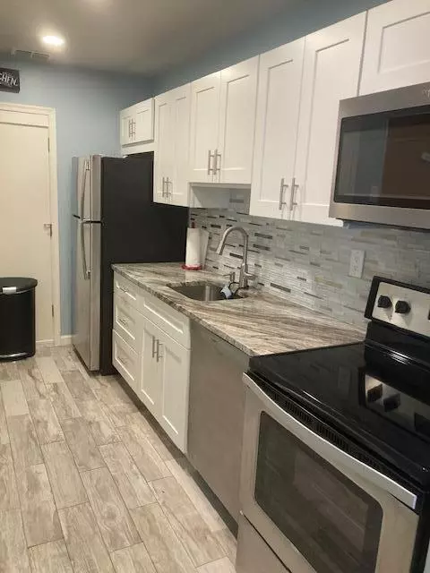 Boca Raton, FL 33432,298 SW 6th ST 1060