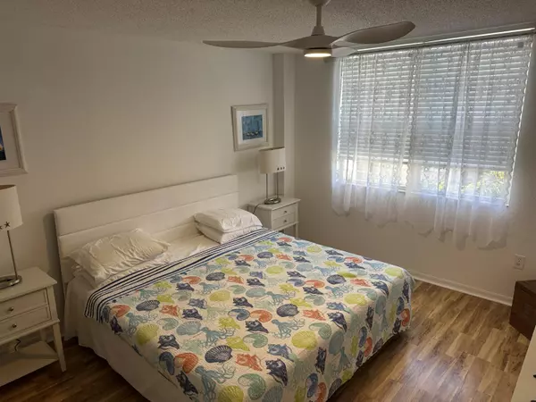 West Palm Beach, FL 33407,1801 N Flagler DR 829