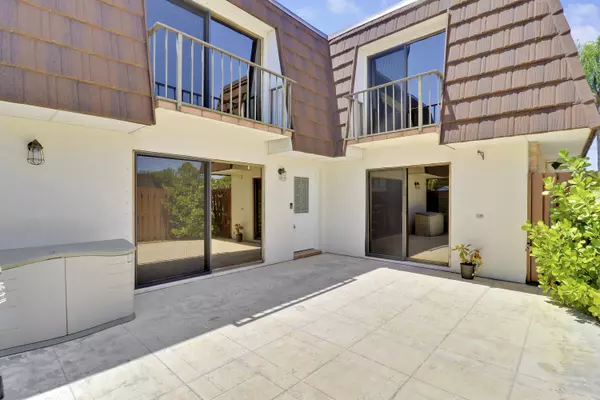 Stuart, FL 34997,5895 SE Riverboat DR 435