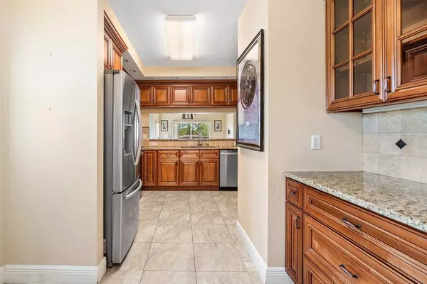 Lake Worth, FL 33467,4721 Lucerne Lakes BLVD 731