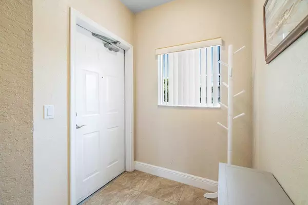 Lake Worth, FL 33467,4721 Lucerne Lakes BLVD 731