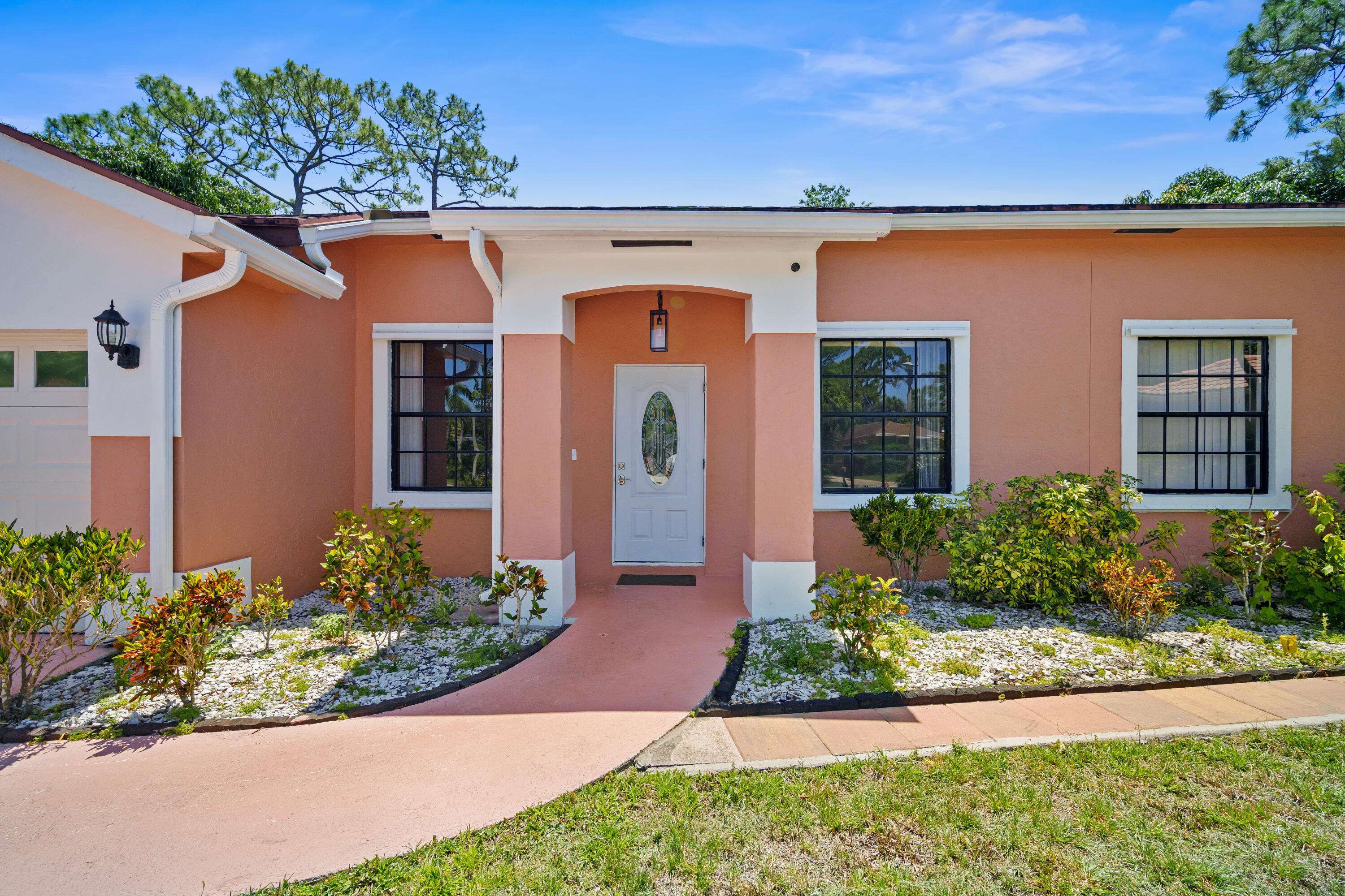 Royal Palm Beach, FL 33411,116 Churchill DR