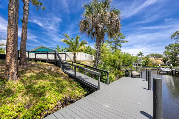 Palm City, FL 34990,1447 SW Peninsula LN