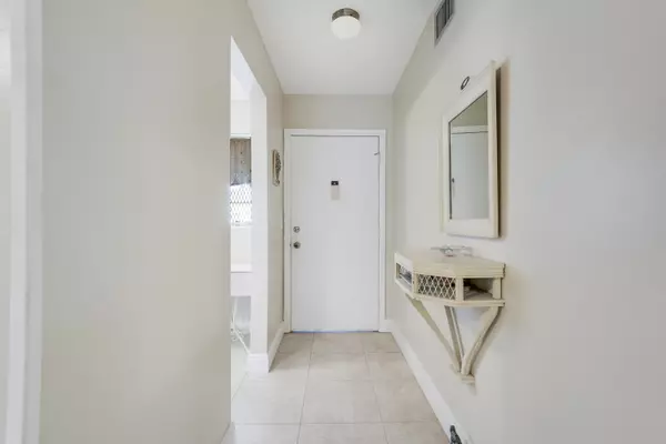 Boynton Beach, FL 33435,2223 NE 1st CT 105