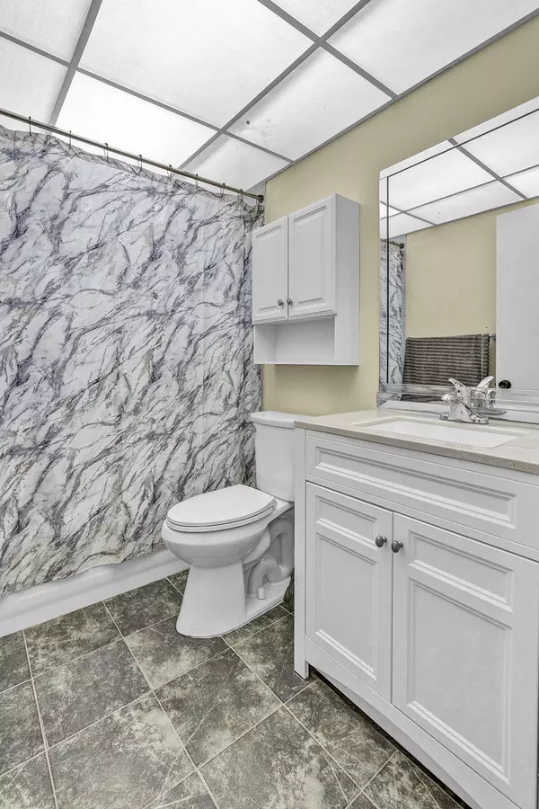 Delray Beach, FL 33484,743 Burgundy P