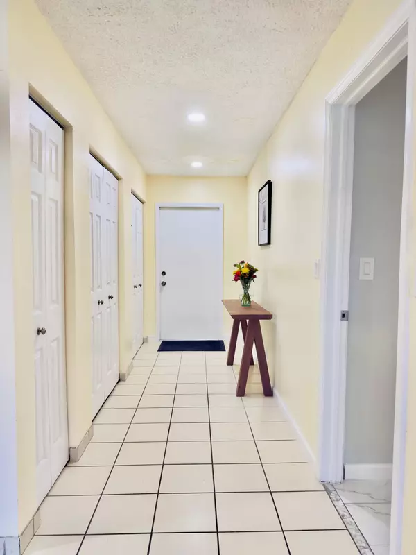 Tamarac, FL 33321,8765 Azalea CT 204