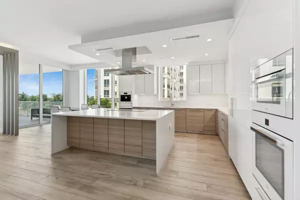 Singer Island, FL 33404,3730 N Ocean DR 5c