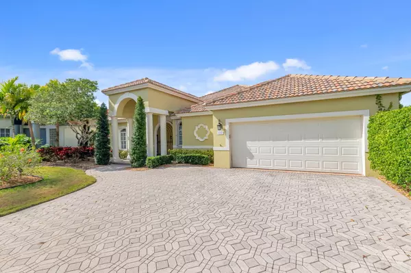 Boca Raton, FL 33496,9152 Long Lake Palm DR