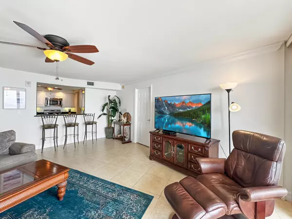Singer Island, FL 33404,3000 N Ocean DR 31-E