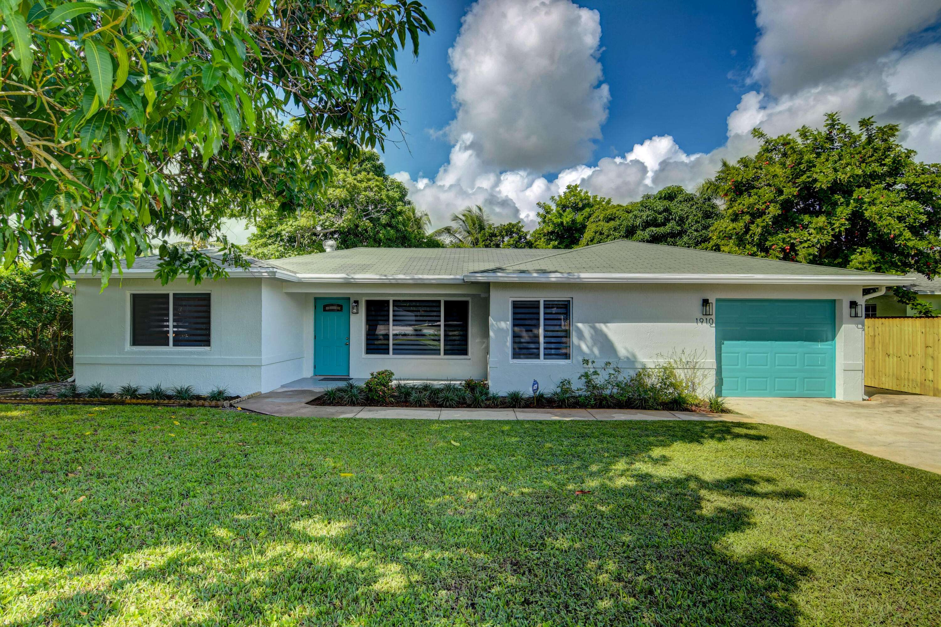 Delray Beach, FL 33444,1910 NE 2nd AVE
