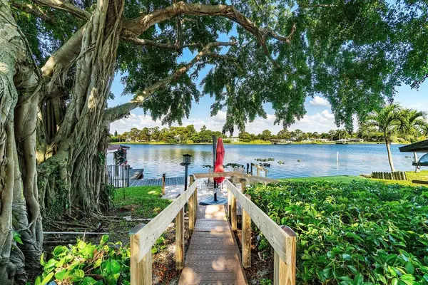 Lake Worth, FL 33462,6647 Paul Mar DR