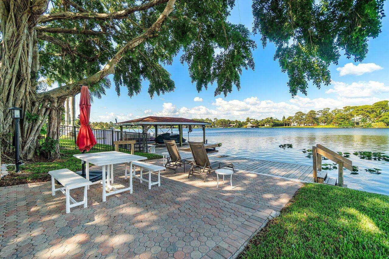 6647 Paul Mar DR, Lake Worth, FL 33462