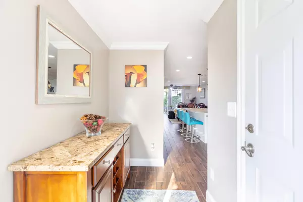 Boca Raton, FL 33487,1038 E Jeffery ST