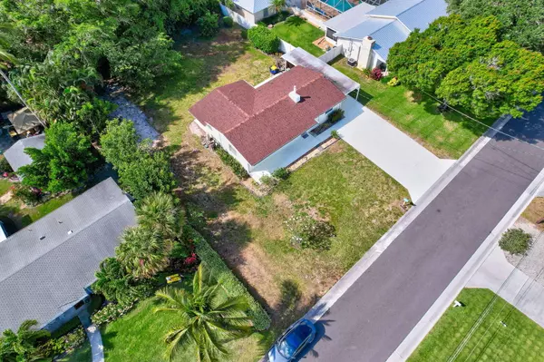 Hobe Sound, FL 33455,8968 SE Pine Cone LN