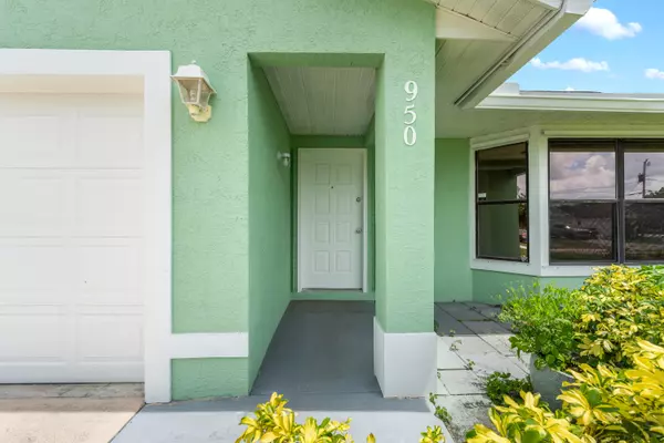 Port Saint Lucie, FL 34953,950 SW Jaslo AVE