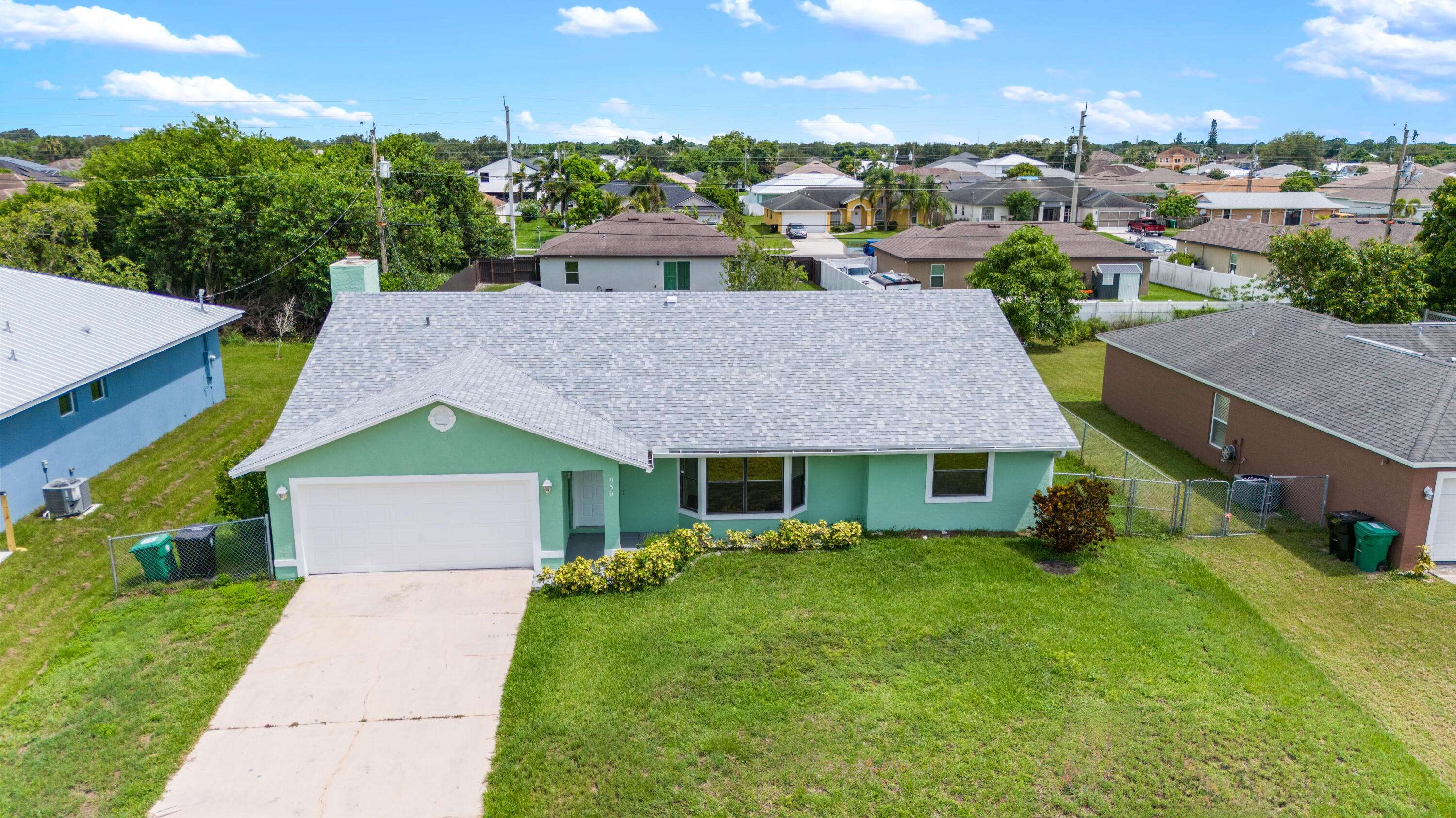 950 SW Jaslo AVE, Port Saint Lucie, FL 34953